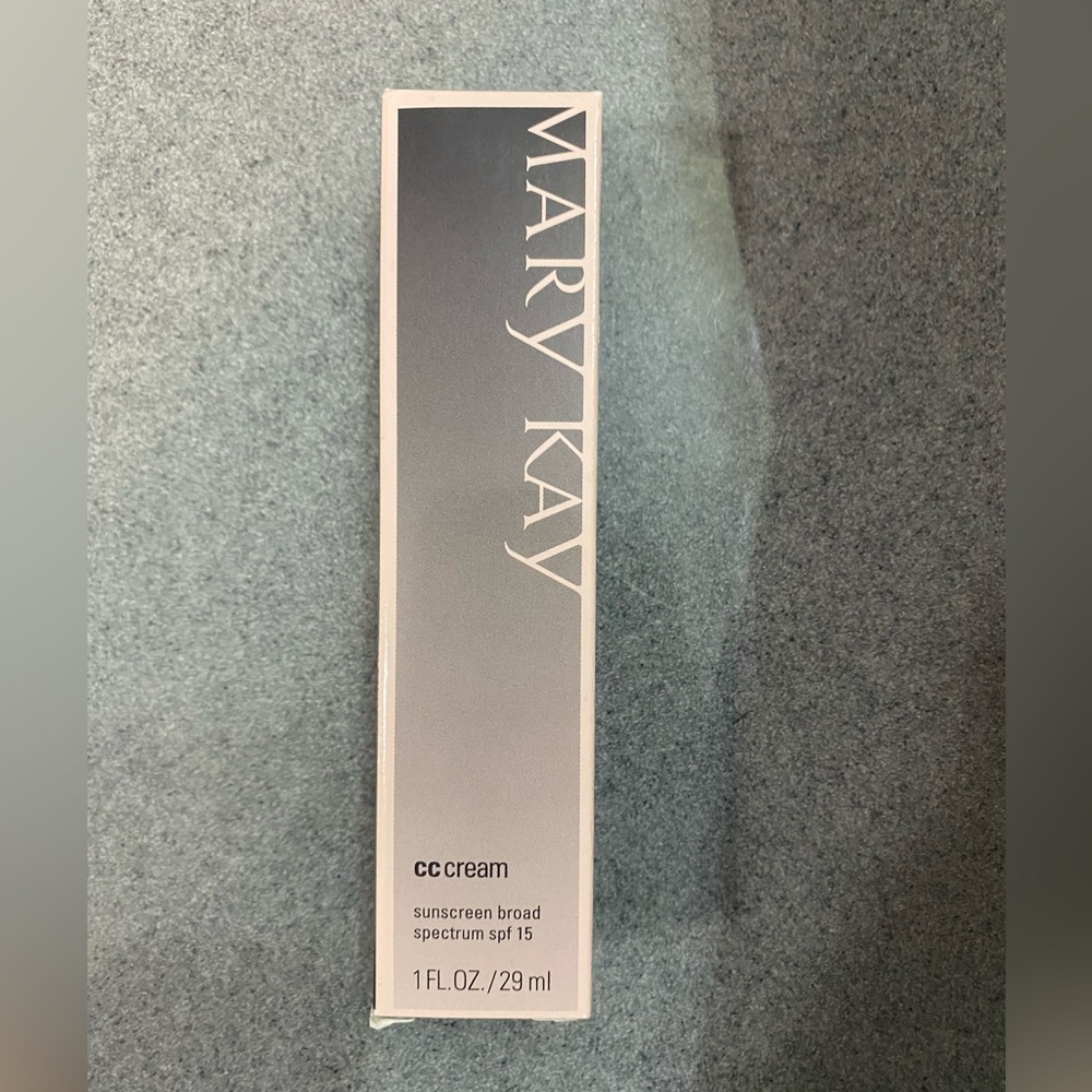 Mary Kay CC Creme light to medium